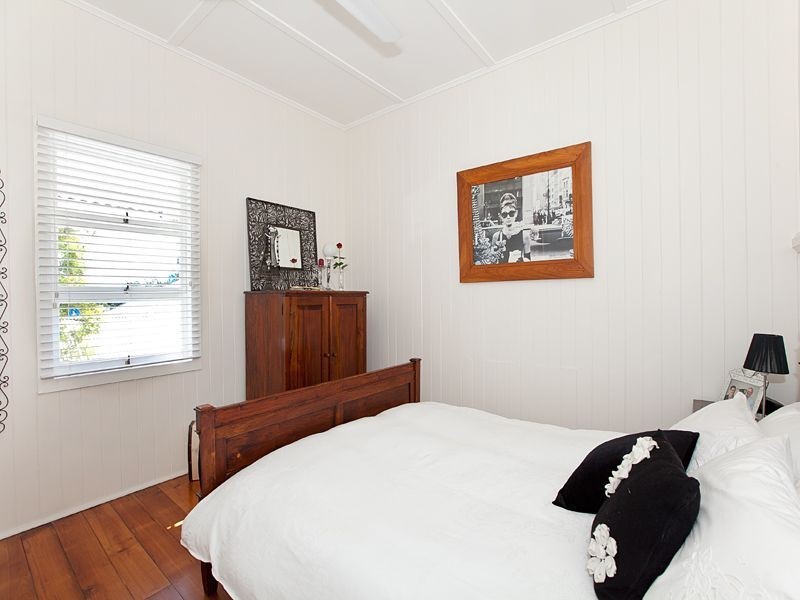 31 Chapman Street, Chapel Hill QLD 4069