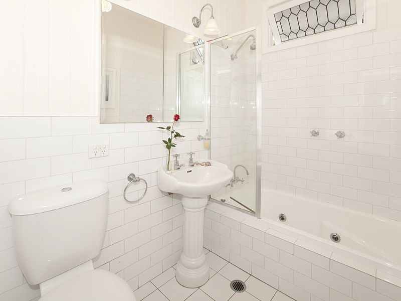 31 Chapman Street, Chapel Hill QLD 4069