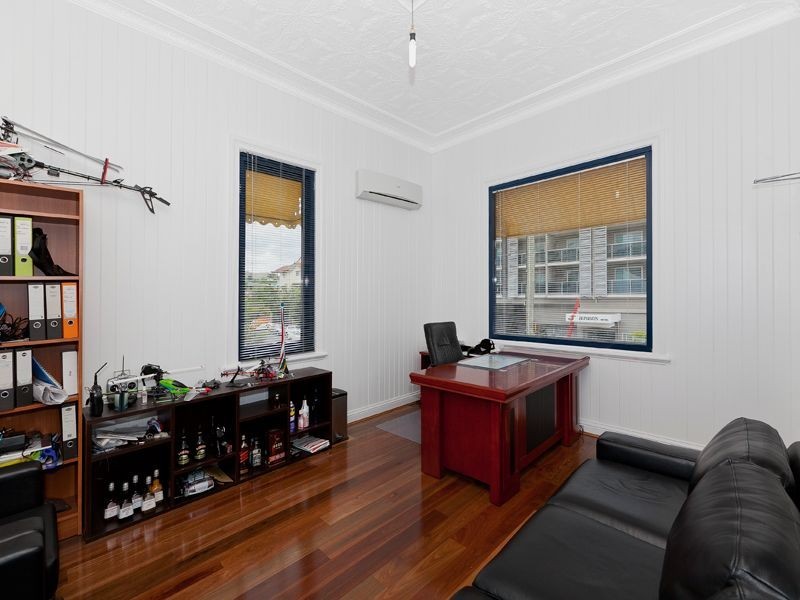 54 Sherwood Road, Toowong QLD 4066