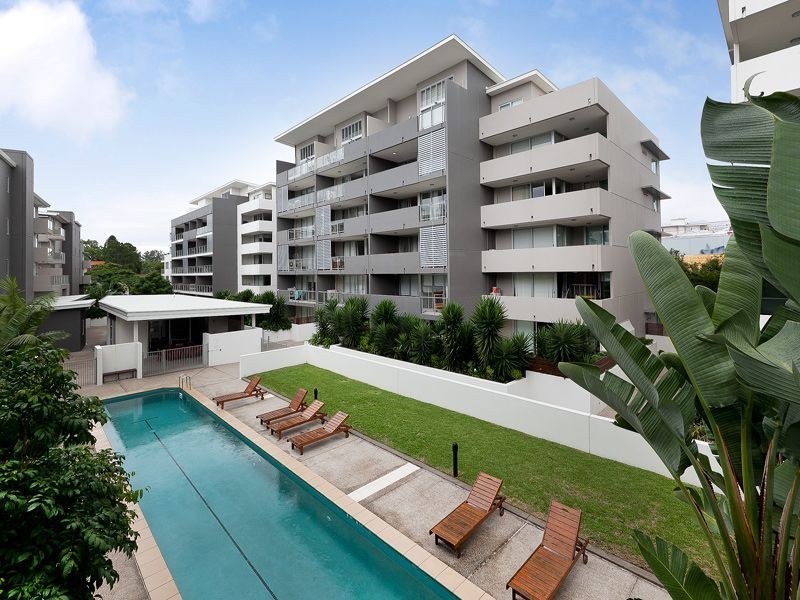 125/95 Clarence Road, Indooroopilly QLD 4068
