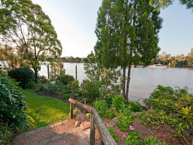 8/108 Macquarie Street, St Lucia QLD 4067