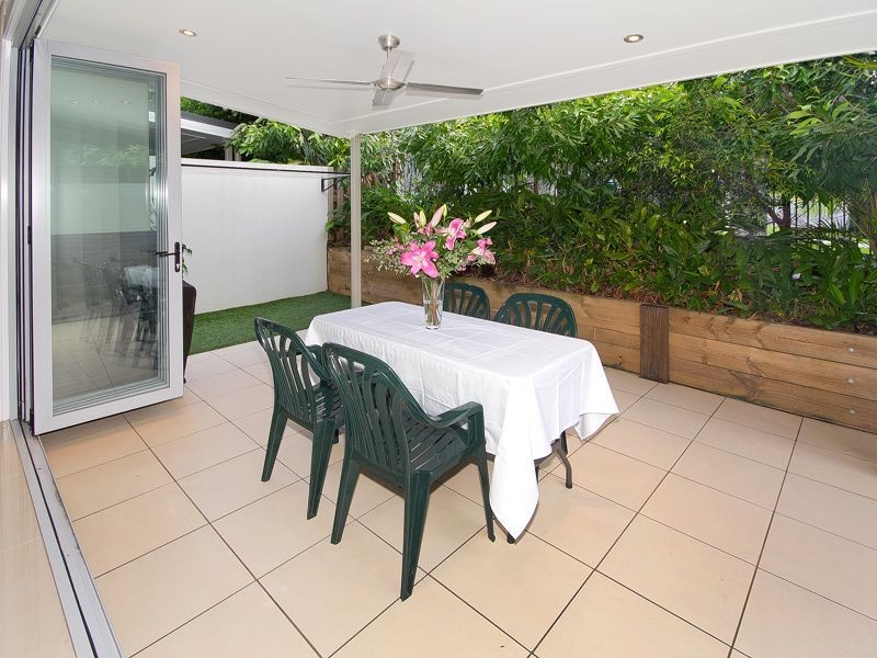 8/146 Carmody Road, St Lucia QLD 4067