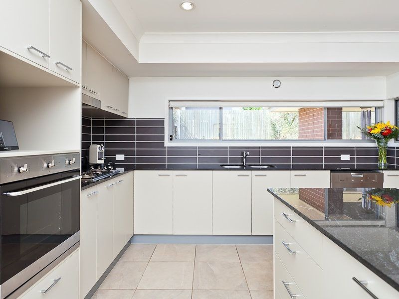 11 Jarrah Street, Moggill QLD 4070