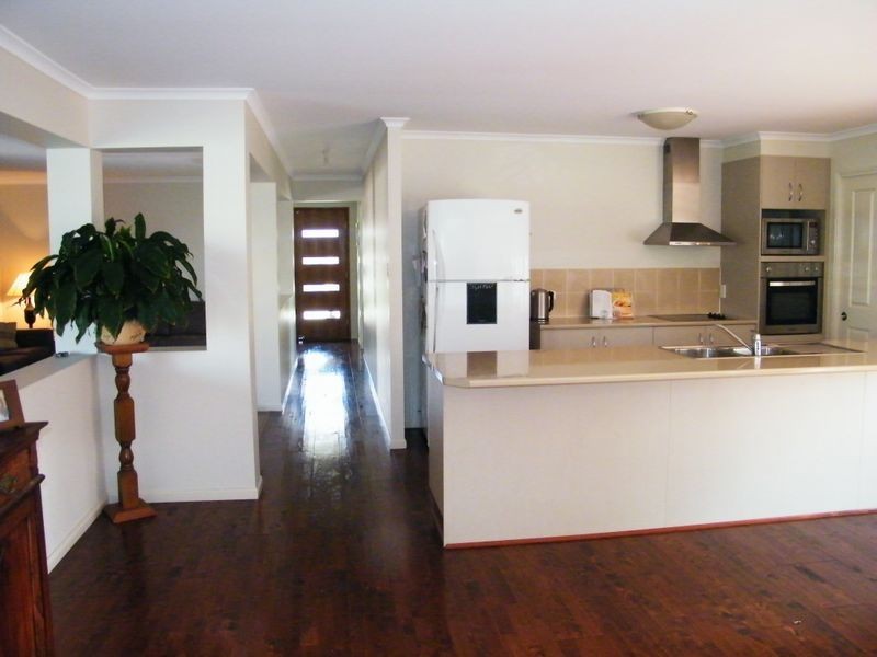 11 Springbrook Place, Moggill QLD 4070