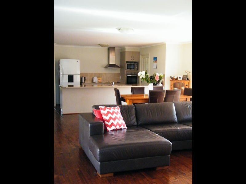 11 Springbrook Place, Moggill QLD 4070