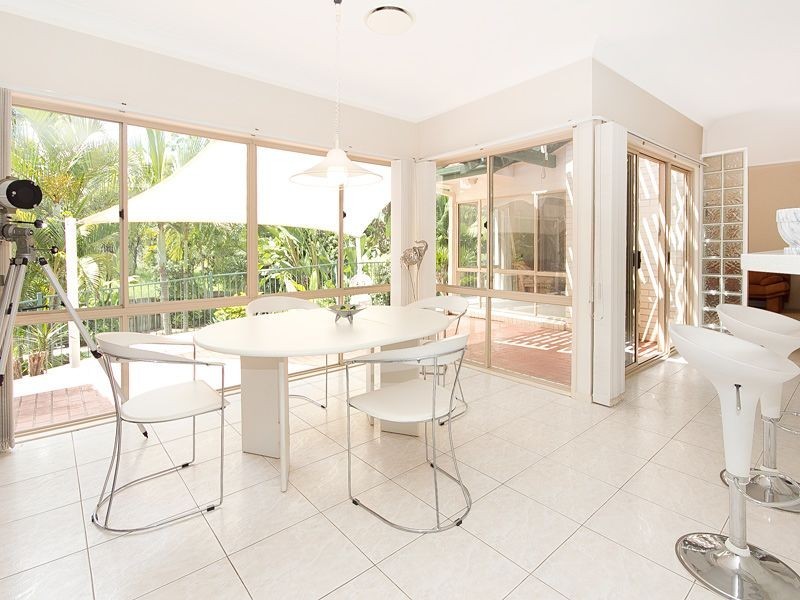 9 Pine County Place, Bellbowrie QLD 4070