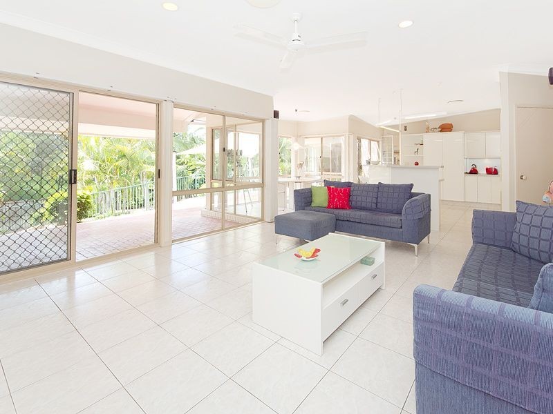 9 Pine County Place, Bellbowrie QLD 4070