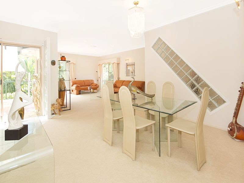 9 Pine County Place, Bellbowrie QLD 4070