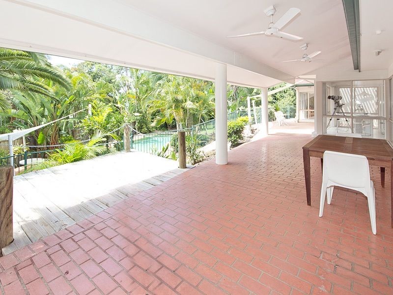 9 Pine County Place, Bellbowrie QLD 4070