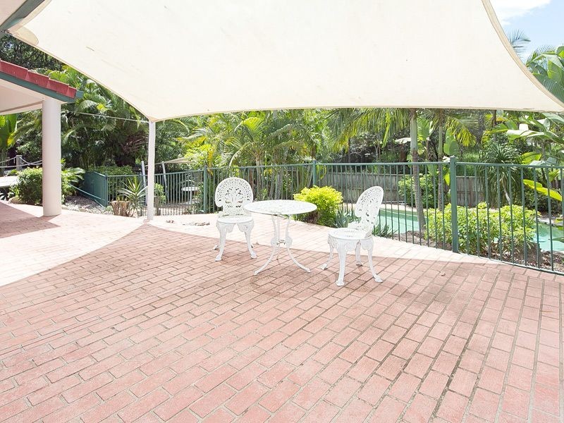 9 Pine County Place, Bellbowrie QLD 4070