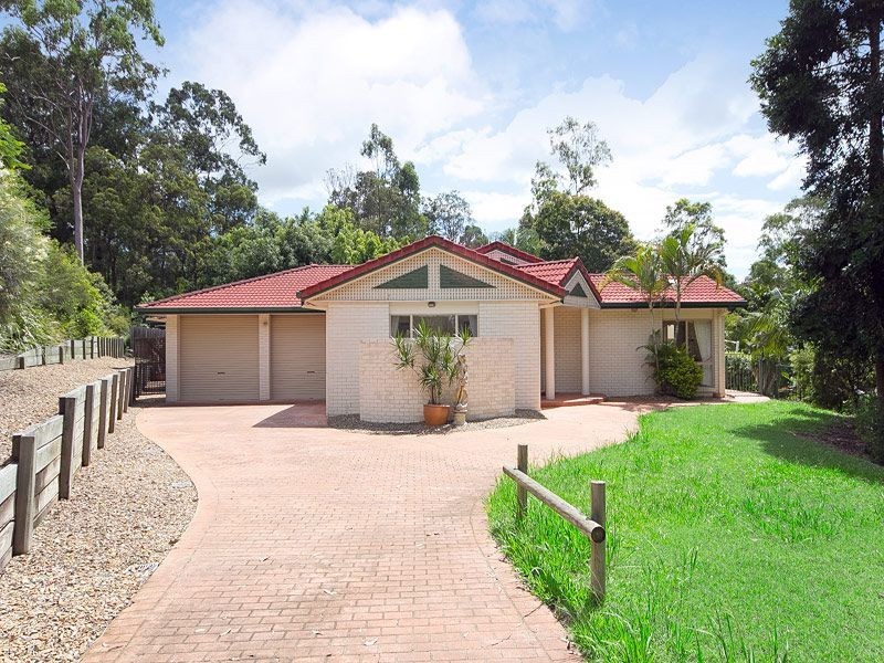 9 Pine County Place, Bellbowrie QLD 4070