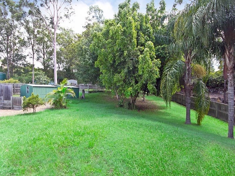 9 Pine County Place, Bellbowrie QLD 4070