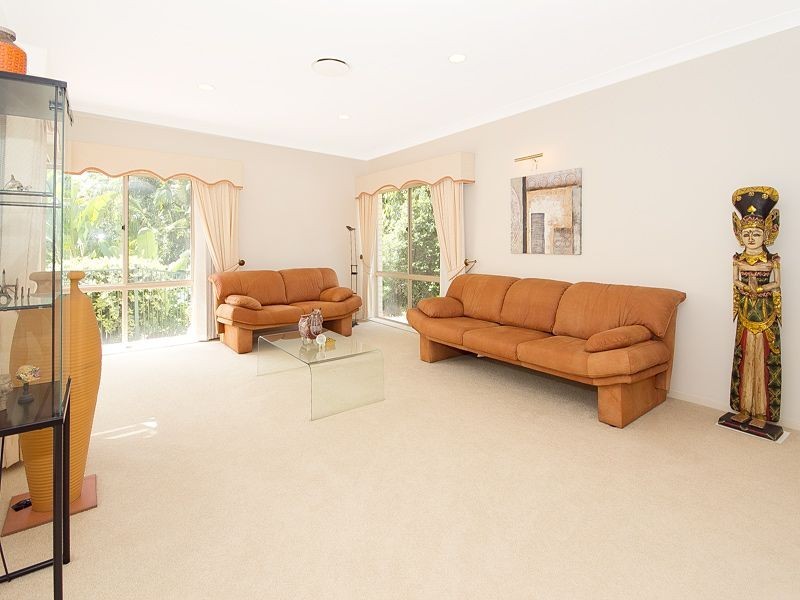 9 Pine County Place, Bellbowrie QLD 4070