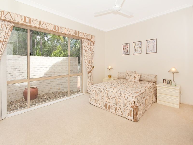 9 Pine County Place, Bellbowrie QLD 4070