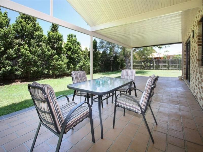 5 Pioneer Crescent, Bellbowrie QLD 4070