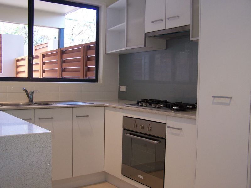 2/30 Depper Street, St Lucia QLD 4067