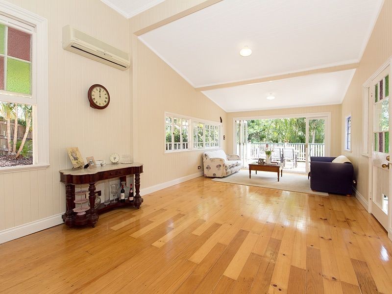 154 Boscombe Road, Brookfield QLD 4069