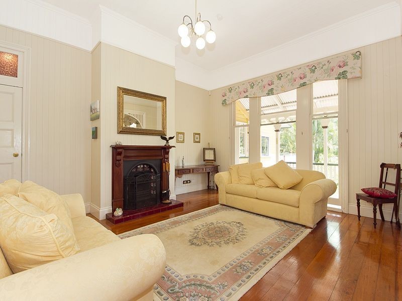 154 Boscombe Road, Brookfield QLD 4069