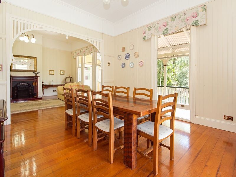 154 Boscombe Road, Brookfield QLD 4069