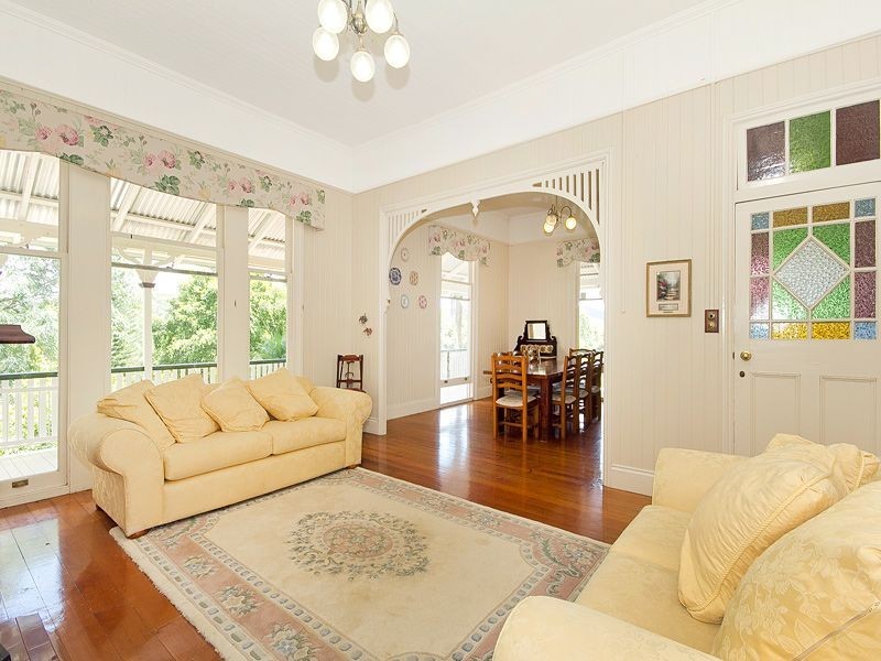 154 Boscombe Road, Brookfield QLD 4069