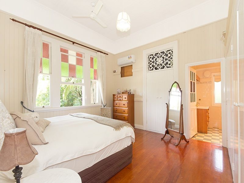 154 Boscombe Road, Brookfield QLD 4069