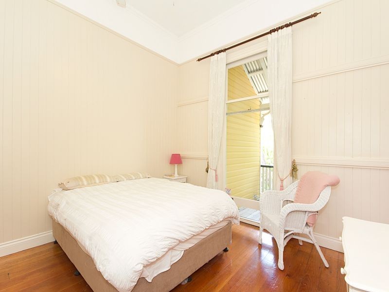 154 Boscombe Road, Brookfield QLD 4069