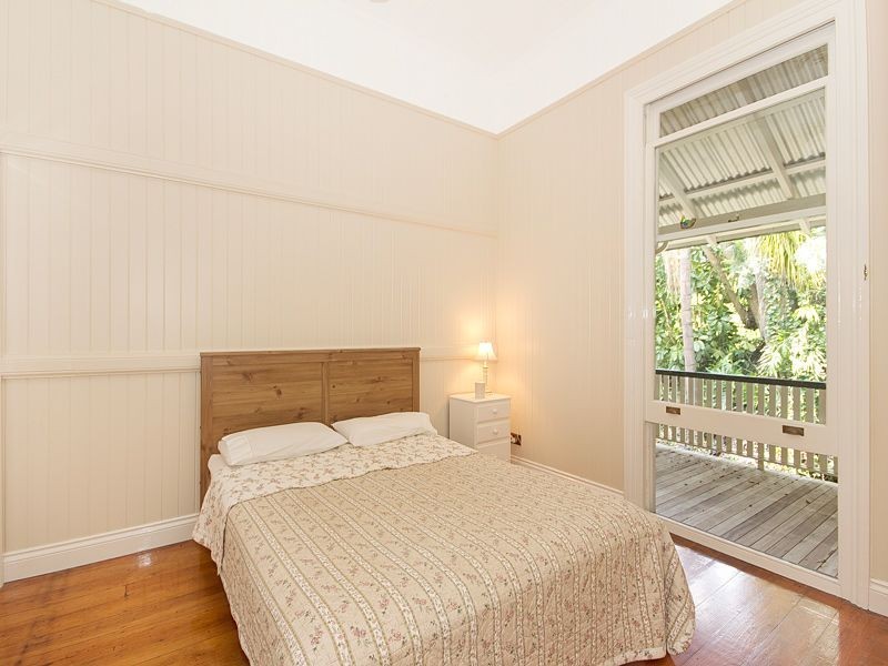 154 Boscombe Road, Brookfield QLD 4069
