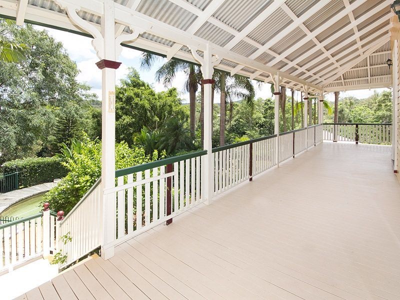 154 Boscombe Road, Brookfield QLD 4069