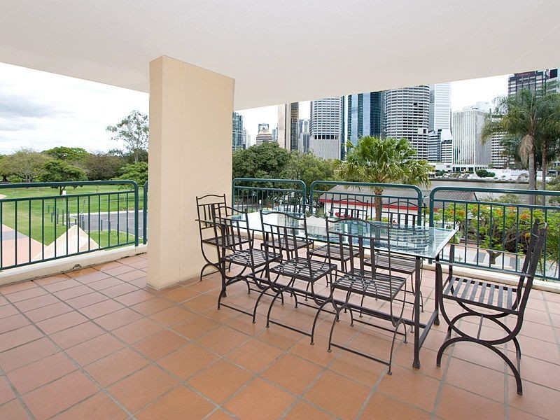 114/98 Holman Street, Kangaroo Point QLD 4169
