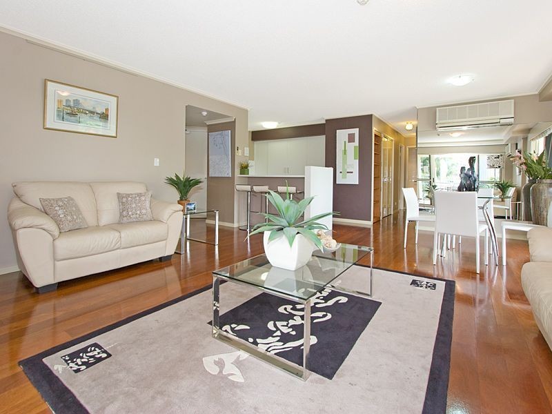 114/98 Holman Street, Kangaroo Point QLD 4169