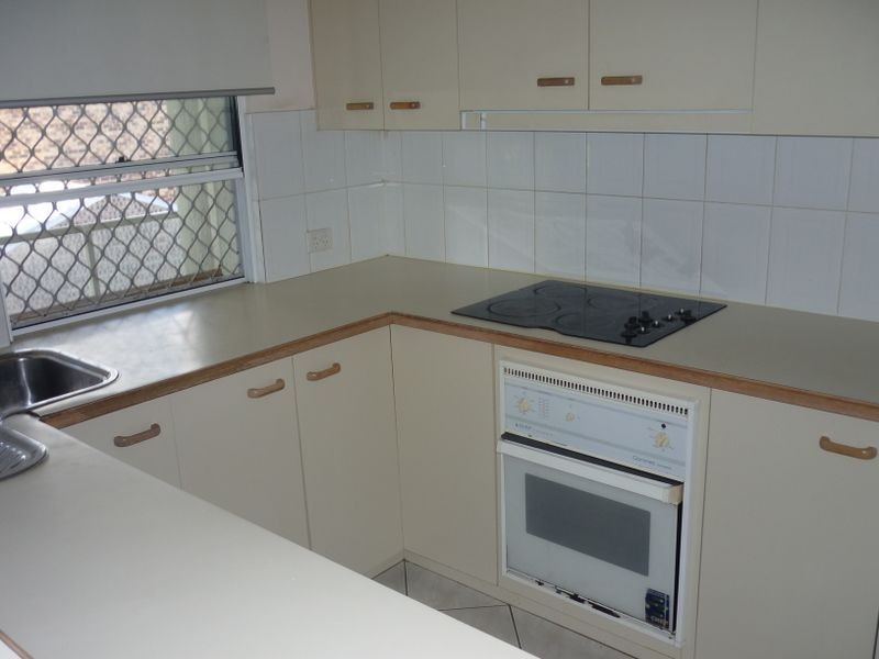 8/212 Sir Fred Schonell Drive, St Lucia QLD 4067