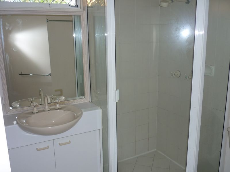 8/212 Sir Fred Schonell Drive, St Lucia QLD 4067