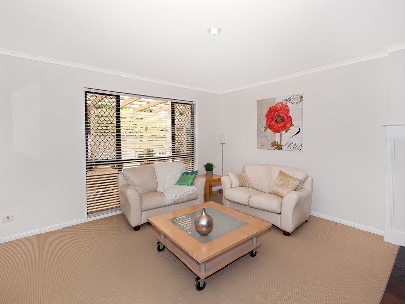 8 Crestwood Place, Moggill QLD 4070
