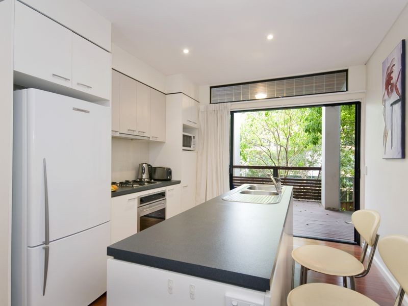 3/26 Holland Street, Toowong QLD 4066