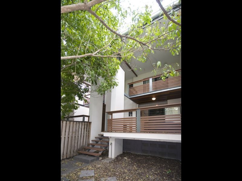 3/26 Holland Street, Toowong QLD 4066