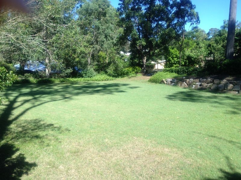 8 Nauria Street, Fig Tree Pocket QLD 4069