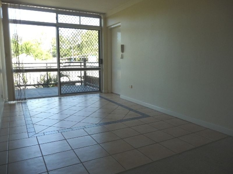 3/242 Carmody Road, St Lucia QLD 4067