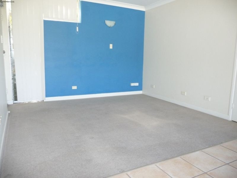 3/242 Carmody Road, St Lucia QLD 4067