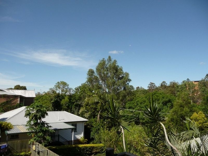 3/242 Carmody Road, St Lucia QLD 4067