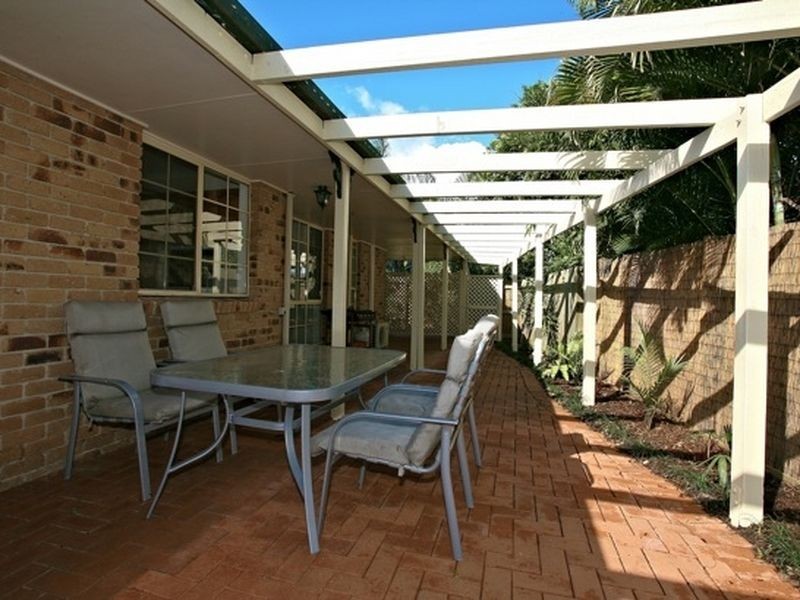 5 Lyall Close, Riverhills QLD 4074