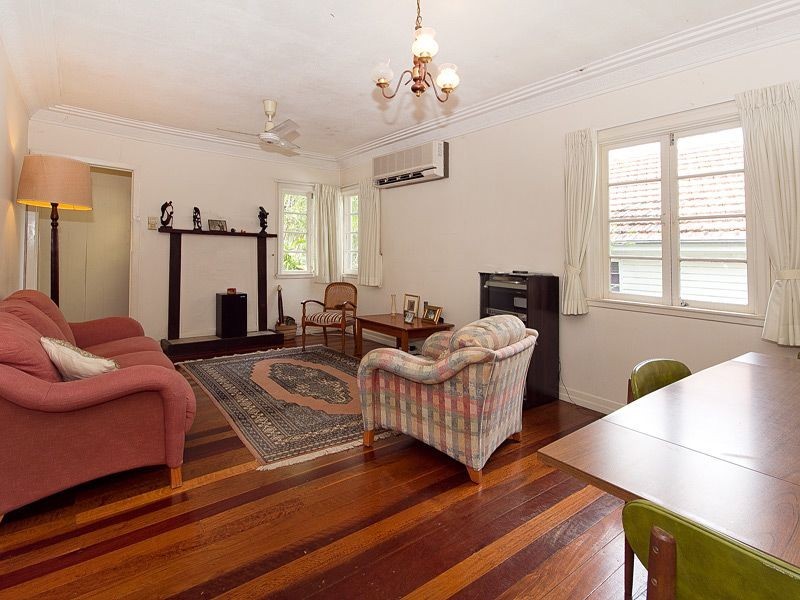 53 Orchard Terrace, St Lucia QLD 4067