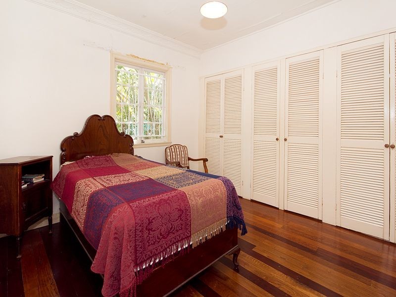 53 Orchard Terrace, St Lucia QLD 4067