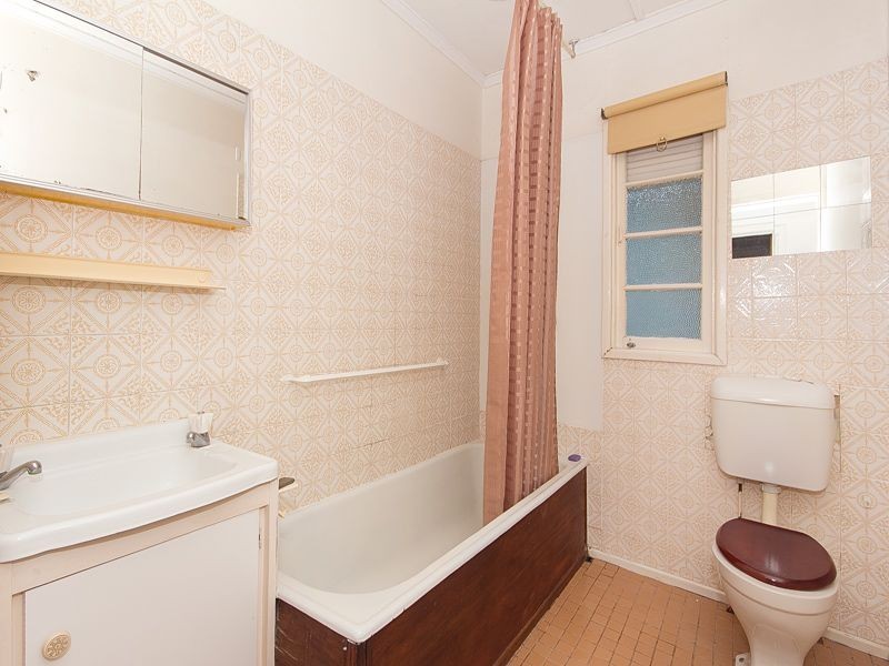 53 Orchard Terrace, St Lucia QLD 4067