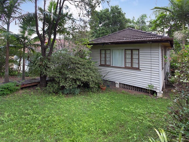 53 Orchard Terrace, St Lucia QLD 4067