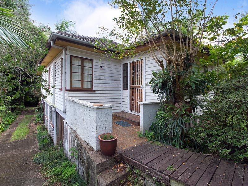 53 Orchard Terrace, St Lucia QLD 4067