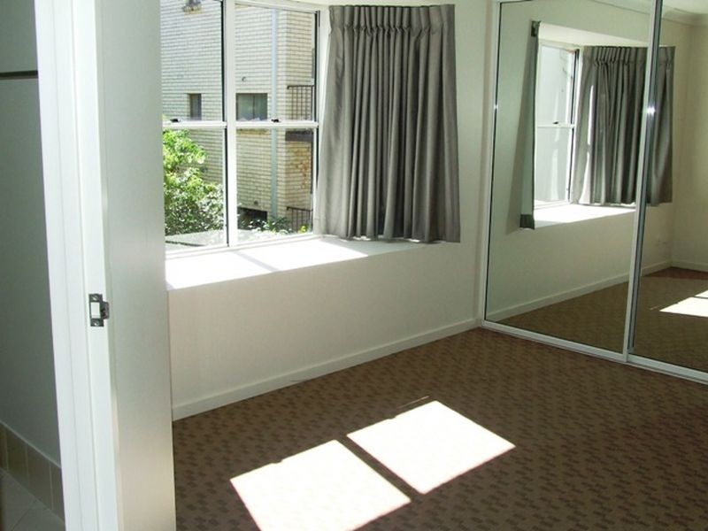 5/212 Sir Fred Schonell Drive, St Lucia QLD 4067