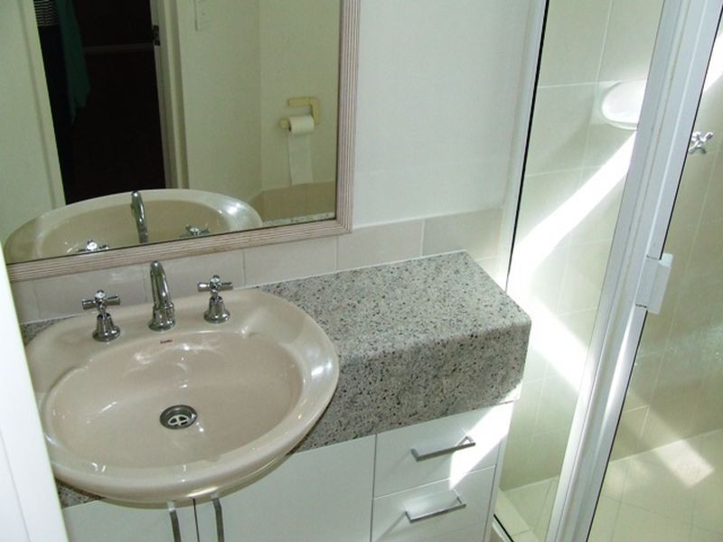 5/212 Sir Fred Schonell Drive, St Lucia QLD 4067