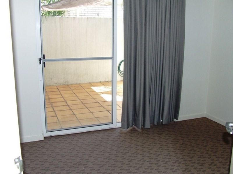 5/212 Sir Fred Schonell Drive, St Lucia QLD 4067