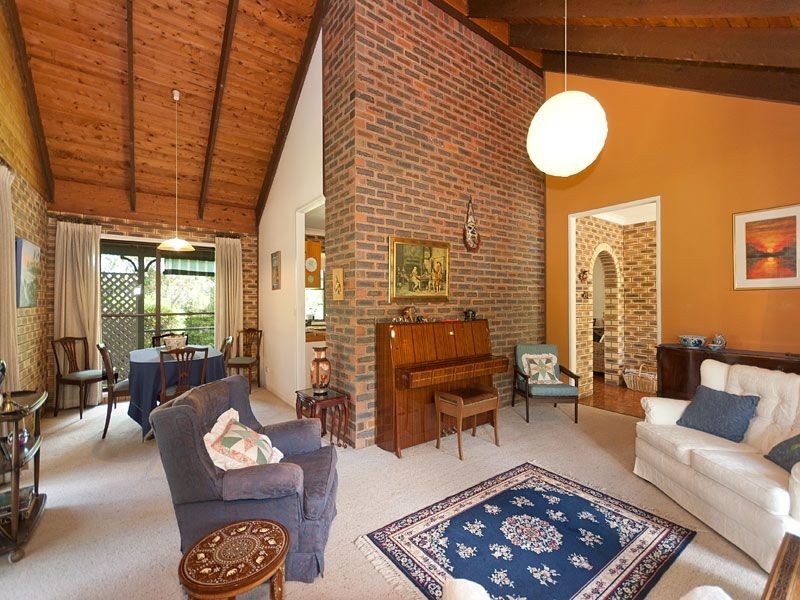 48 Mazzard Street, Bellbowrie QLD 4070