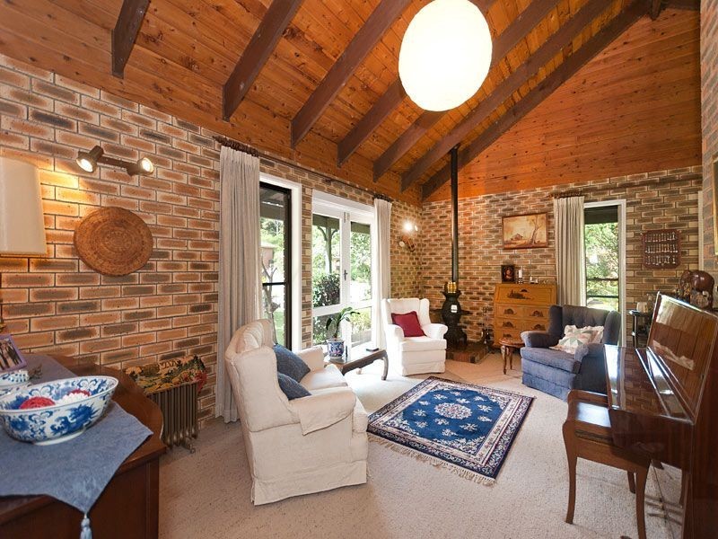 48 Mazzard Street, Bellbowrie QLD 4070